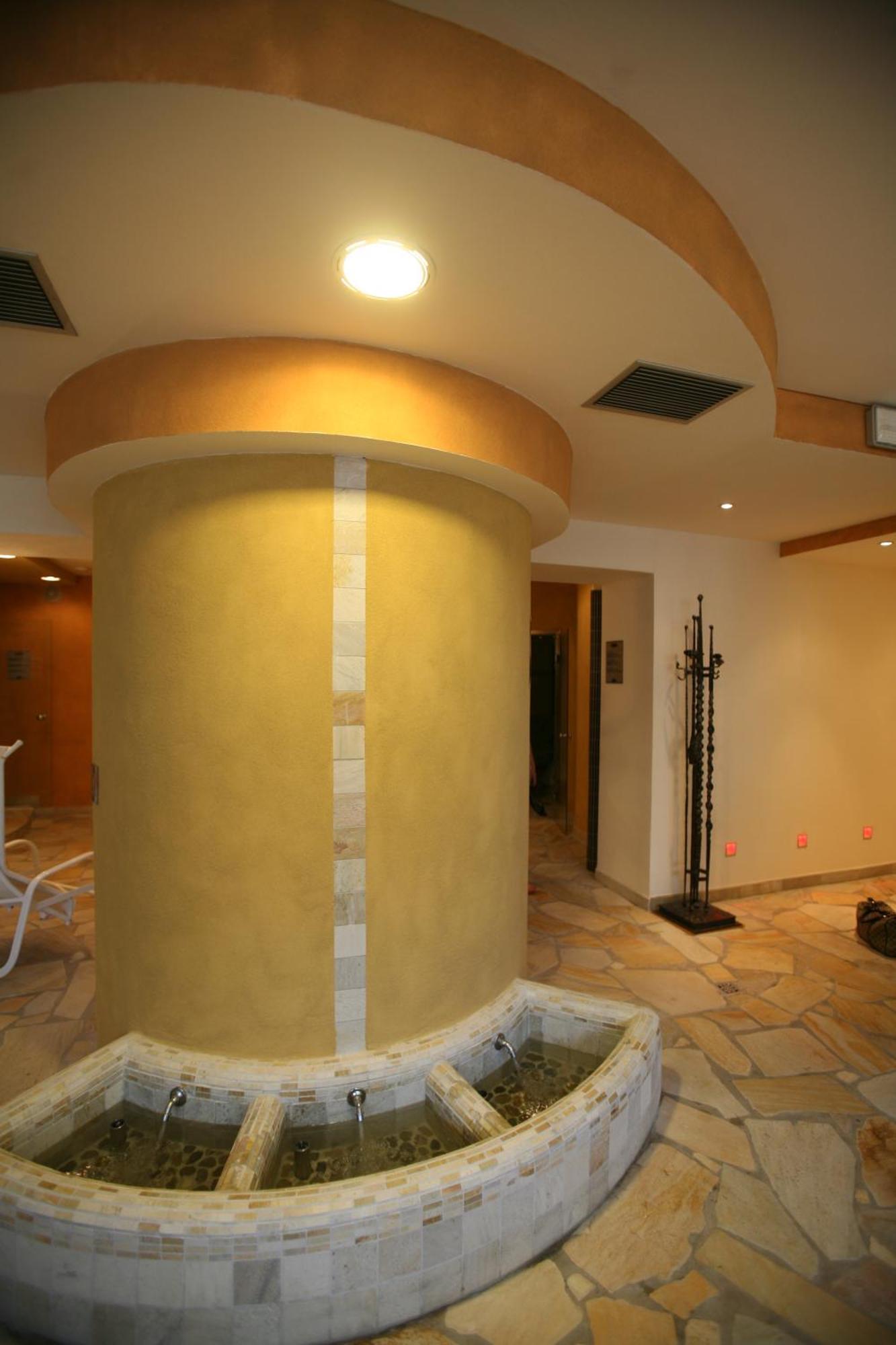 Hotel Sella Ronda Serenella Campitello di Fassa Exterior foto