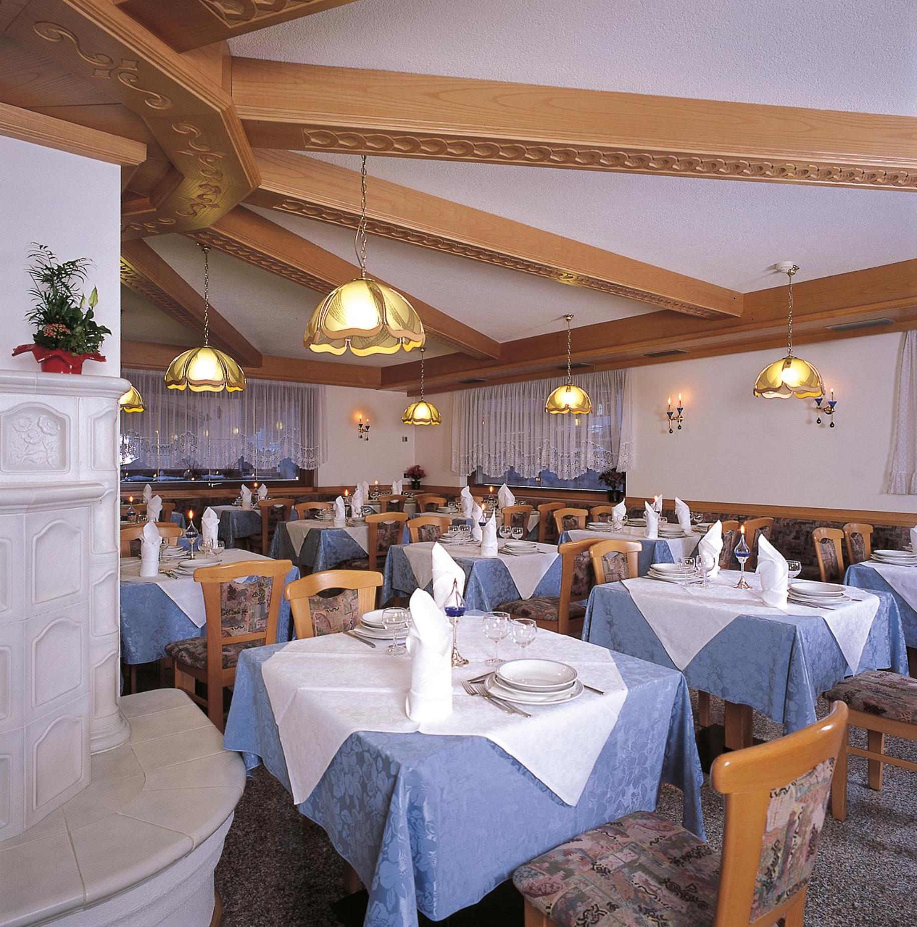Hotel Sella Ronda Serenella Campitello di Fassa Exterior foto